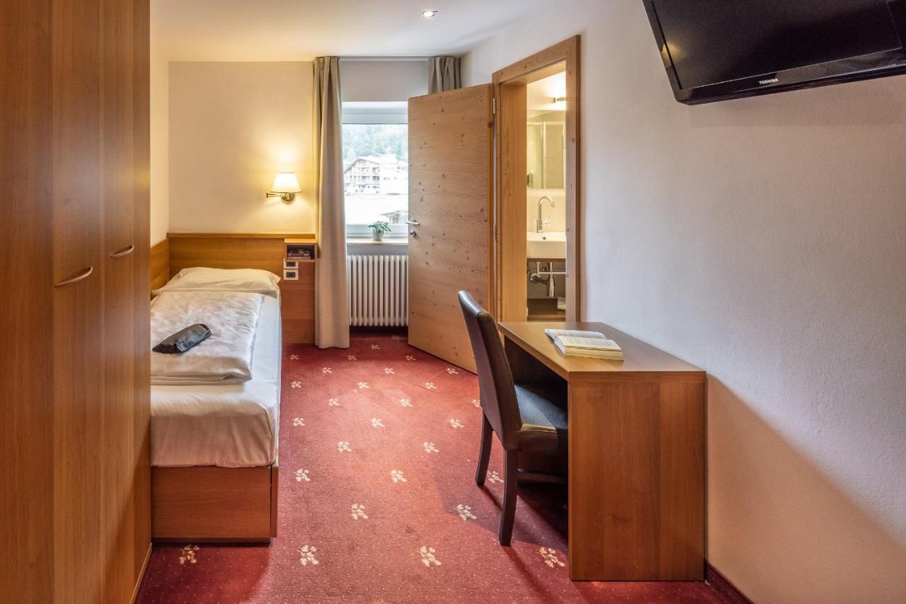 Hotel Sella***S セルヴァ・ディ・ヴァル・ガルデーナ エクステリア 写真